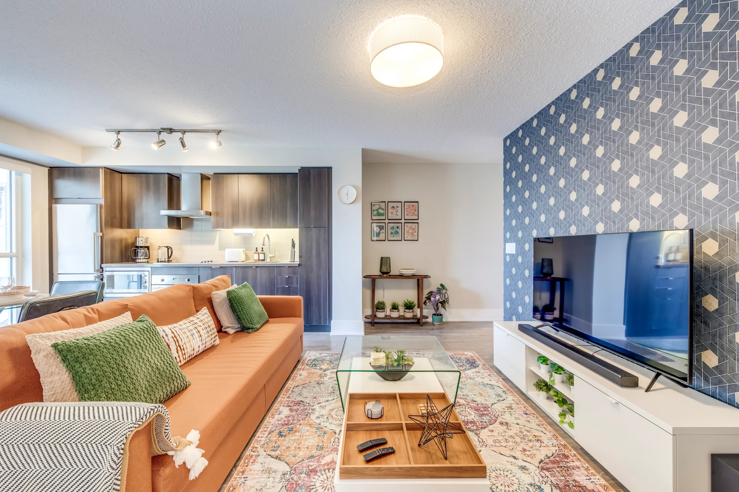 Guests correspond with our Toronto team while staying in a polished, furnished HSG-managed residence
